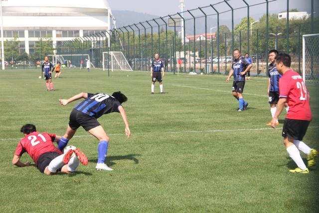 拜仁慕尼黑以2-1力克济州SK，查韦斯与阿索莫进球